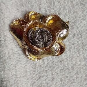 Two tone flower brooch approx. 1.75 inch